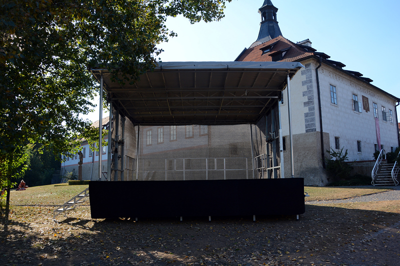 Pojízdné pódium