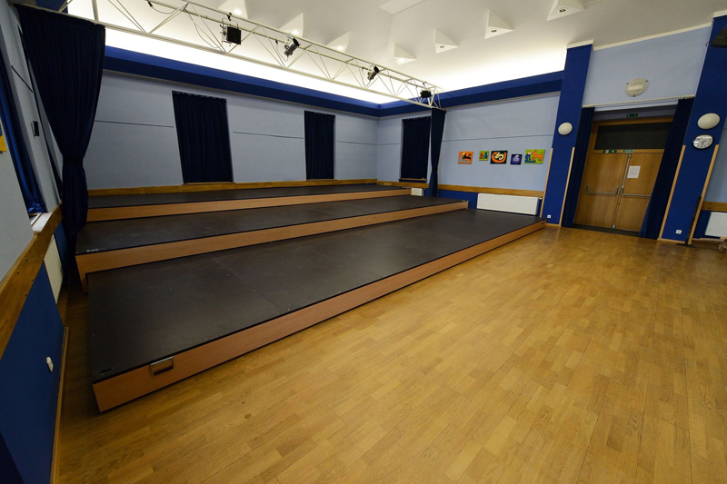Výsuvná tribuna - Radotín