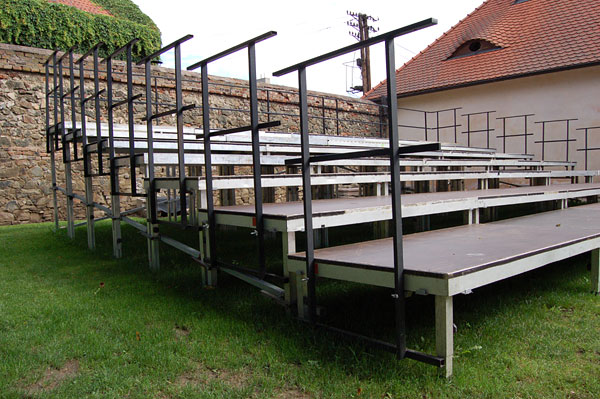 0003 - Tribuna bez zastřešení 01