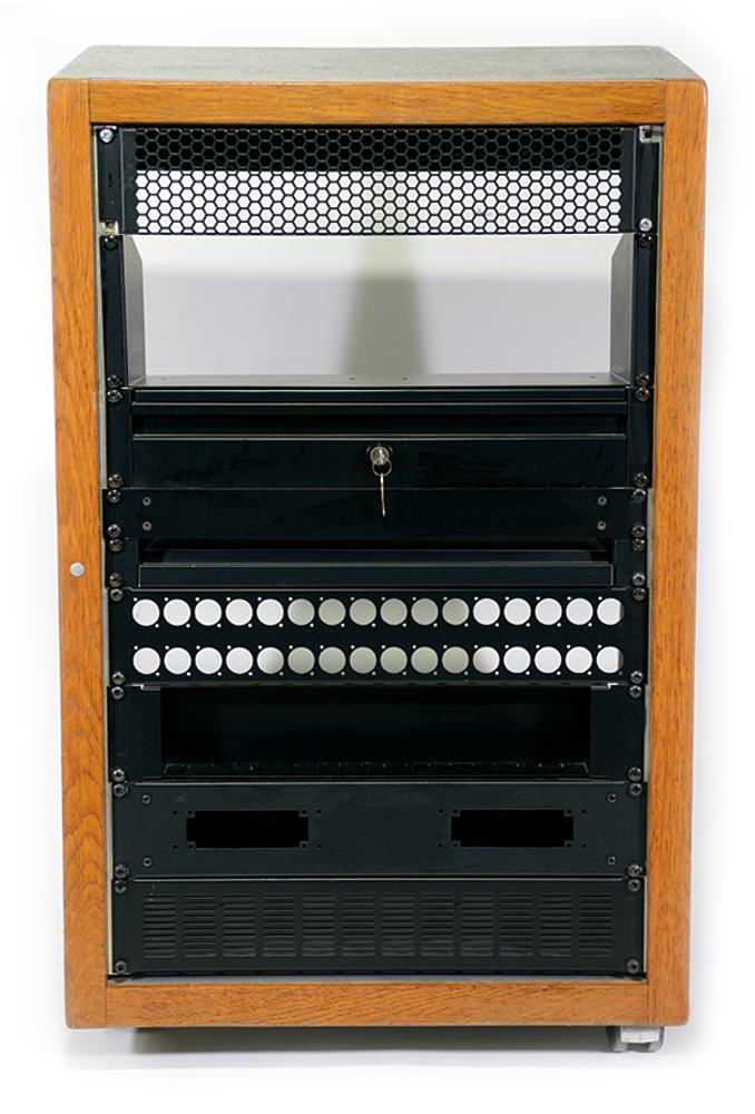 008 - FRZ008 - Studio Rack 20U