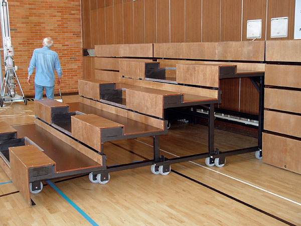 0001 - Teleskopická tribuna