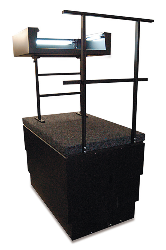 07 - S0210 - Dirigentský stupínek - hydraulický zdvih + notový pult + zábradlí