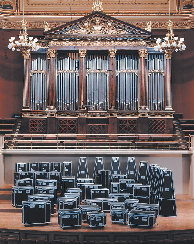 35 - FC9023C Case pro dirigenta