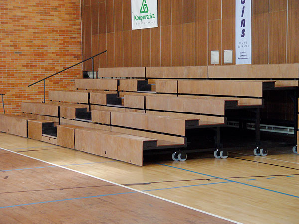 0001 - Teleskopická tribuna