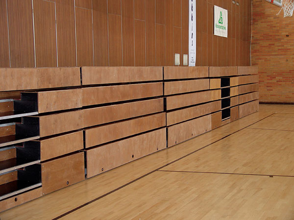 0001 - Teleskopická tribuna