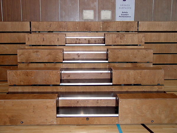 0001 - Teleskopická tribuna